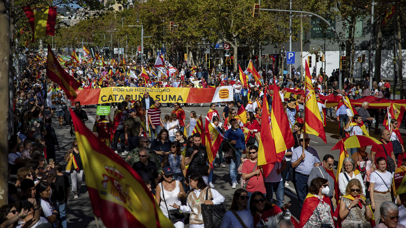Manifestación masiva en Barcelona en defensa de España