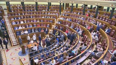Vox entra 4 minutos tarde al Congreso e interrumpe el discurso de Sánchez como protesta por lo ocurrido el 12-O