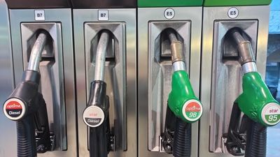 Se avecina un otoño negro de los combustibles por la escalada del crudo y el fin de las ayudas