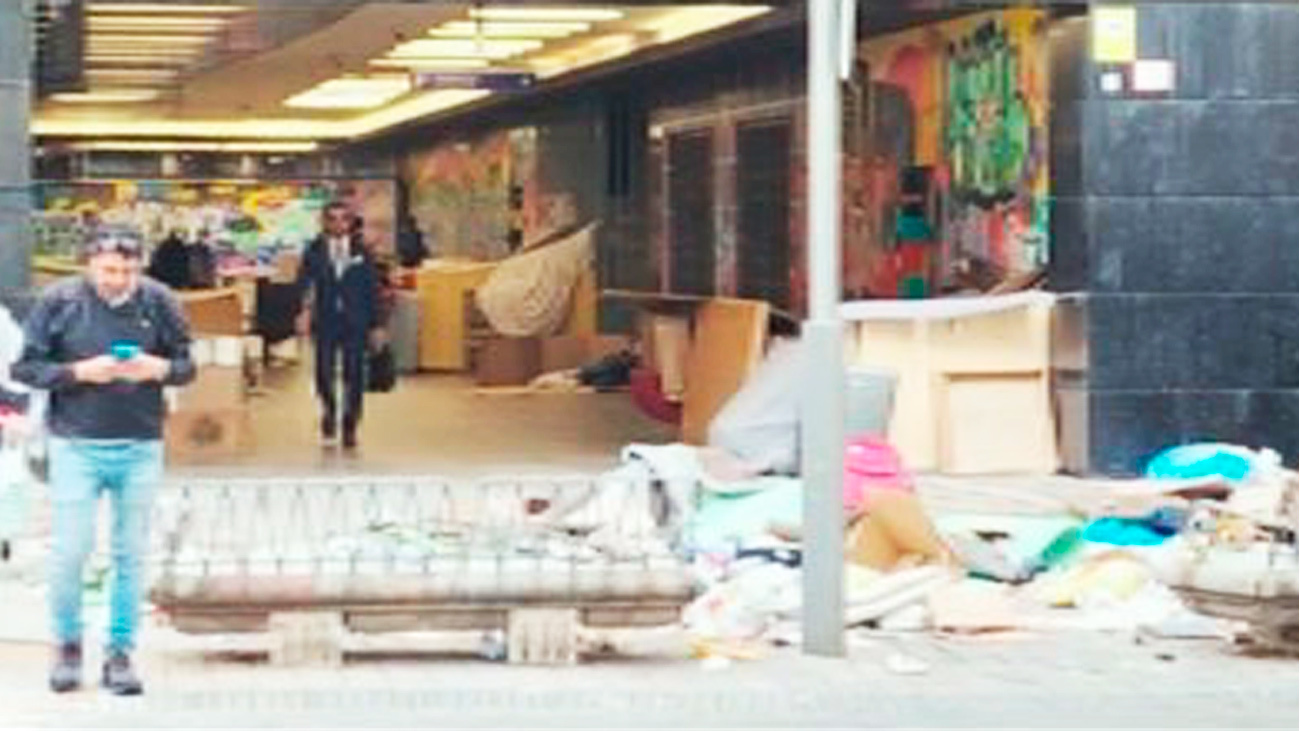 El lamentable estado de la Plaza de los Cubos de Madrid