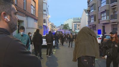 Amenazan y escupen a un reportero de Telemadrid que cubría el desalojo de La Higuera en Tetuán