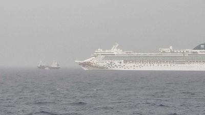 Rescatados 87 migrantes de un velero a la deriva en el mar Jónico