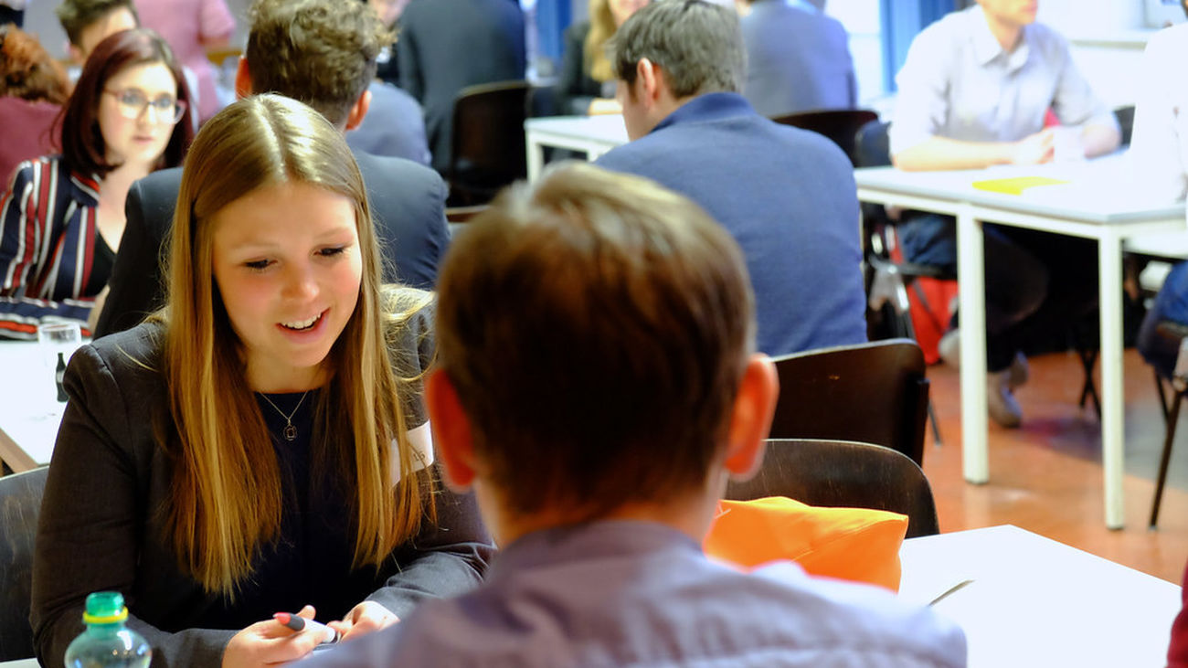 Orientación Laboral: ¿Cómo nos preparamos para una entrevista de trabajo de cinco minutos?