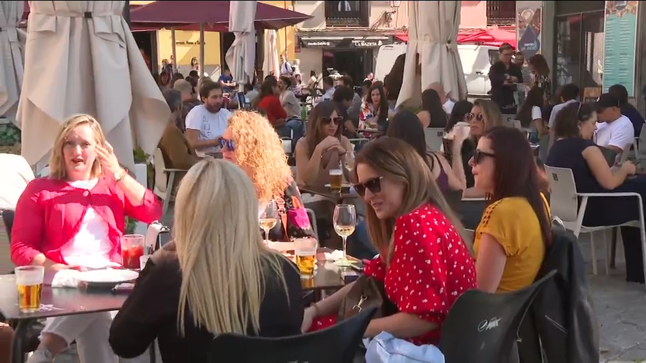 Las terrazas del Centro tendrán que cerrar desde este sábado a las 23.00 horas