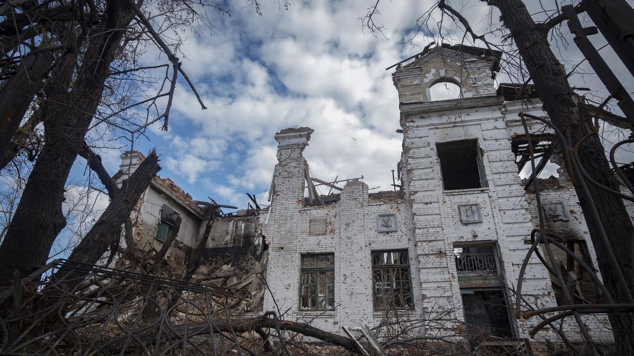 Daños ocasionados por los bombardeos en la ciudad  ucraniana de Vuzlovyi
