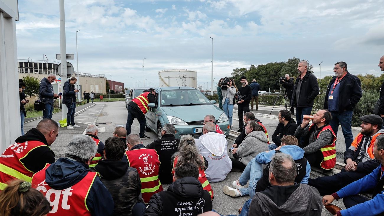 Escasez de carburantes en un tercio  de gasolineras de Francia por la huelga en refinerías