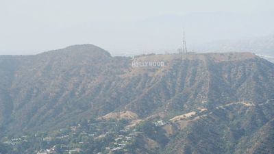 Sobrevolamos Beverly Hills, el estadio de los Dodgers o el famoso cartel de Hollywood