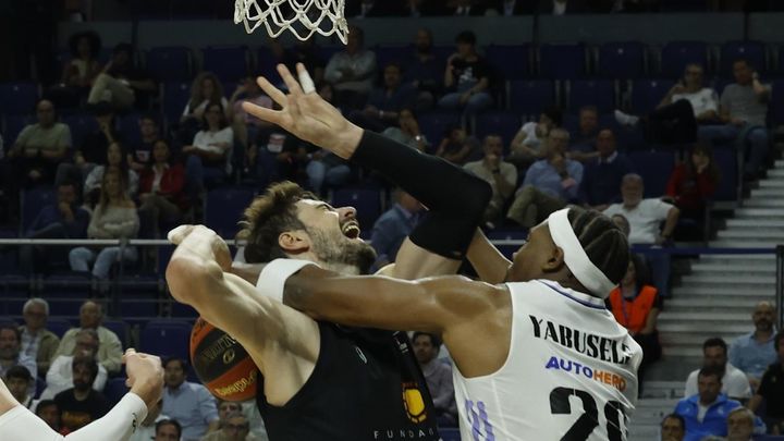 El ala pívot del Real Madrid Yabusele , durante el partido frente al Joventut / EFE