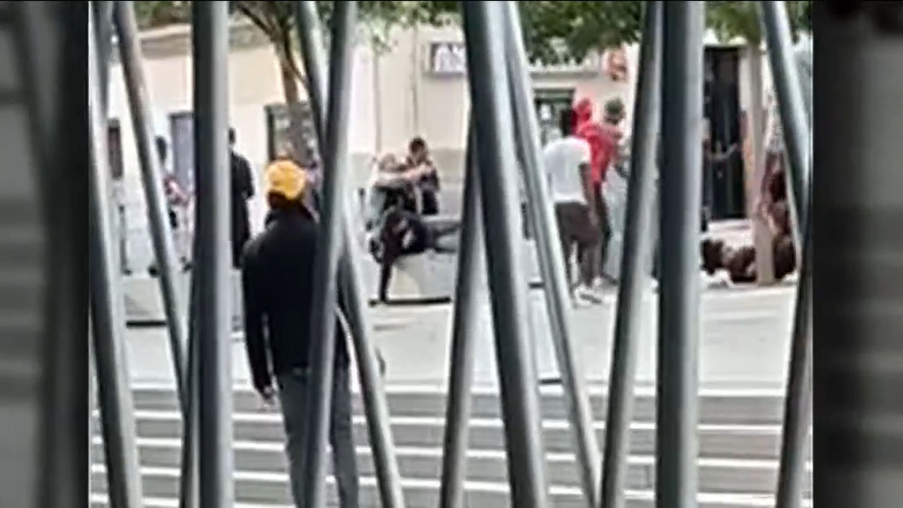 Batalla campal en Lavapiés: "Esto es la guerra"