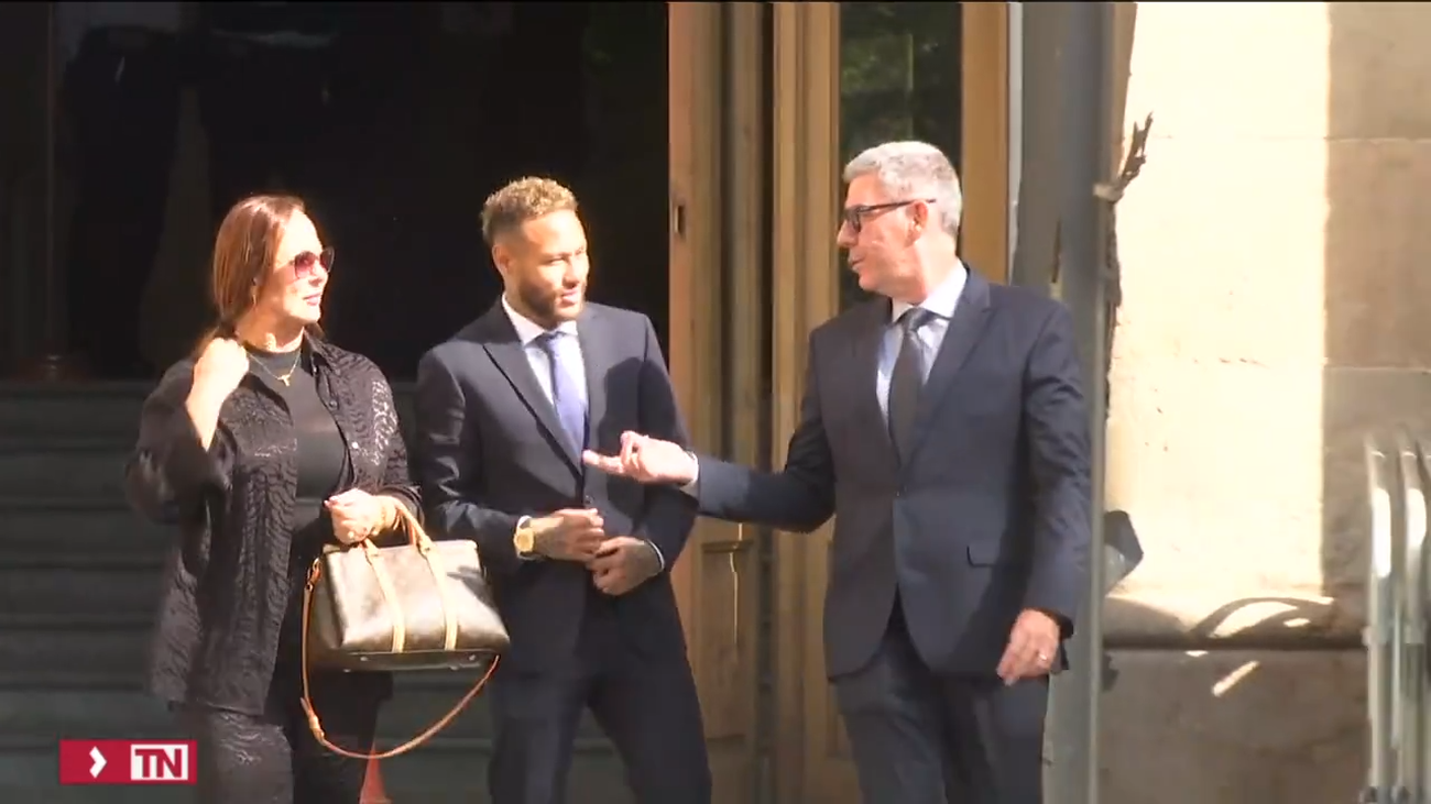 Neymar niega participar en negociaciones de su  fichaje para el Barça: "Se encargaba mi padre"