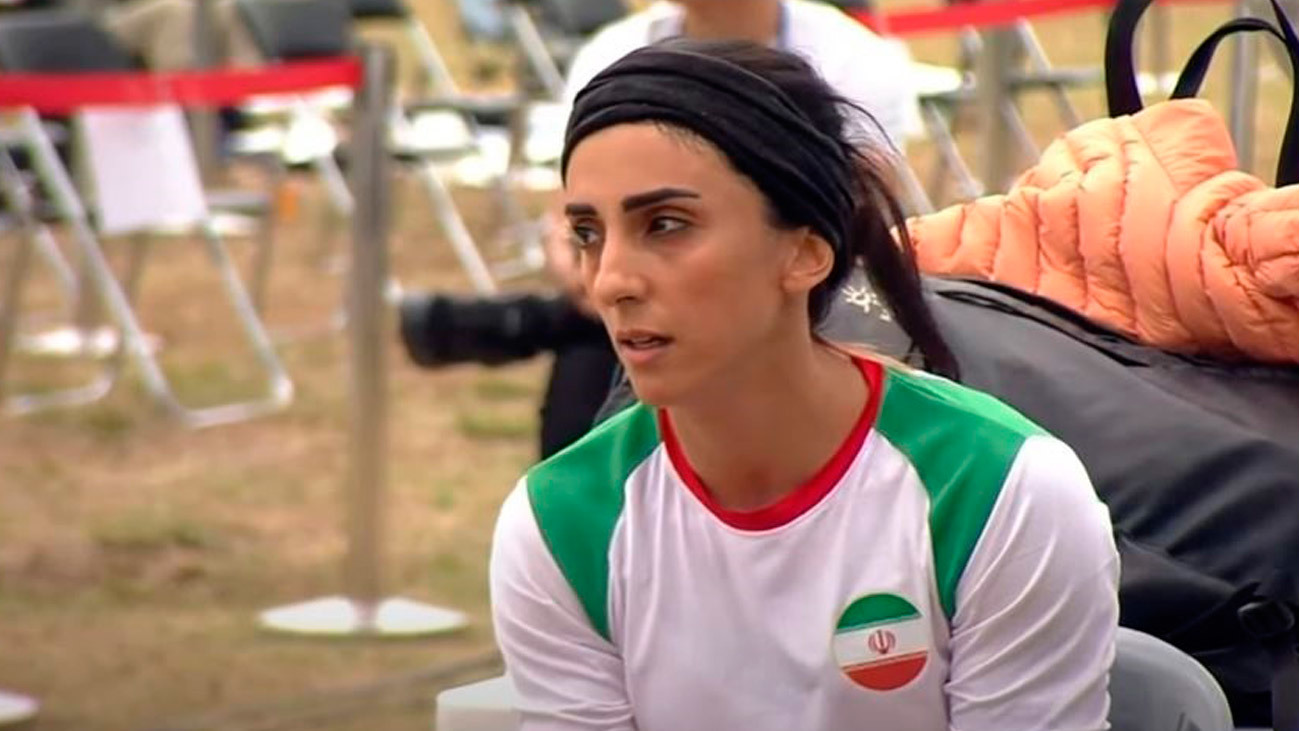 La deportista iraní que compitió sin velo en Seúl, dice que lo hizo involuntariamente