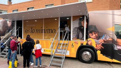 Alcalá de Henares, primera parada del autobús informativo del Ingreso Mínimo Vital