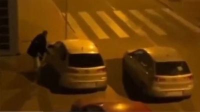 Un joven es sorprendido robando en un coche y huye tras disculparse en Torrejón de Ardoz