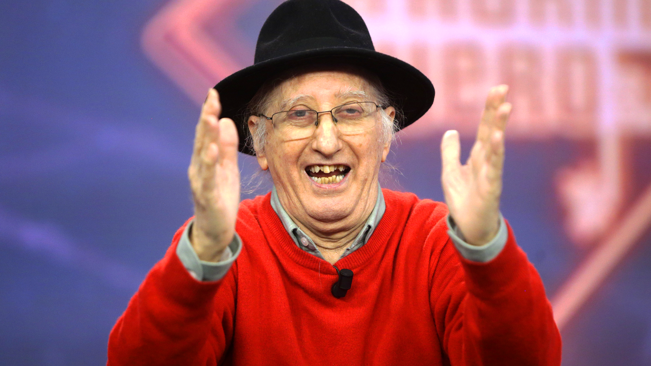 Juan Tamariz celebra su 80 cumpleaños en el mítico escenario de la Sala Galileo Galilei