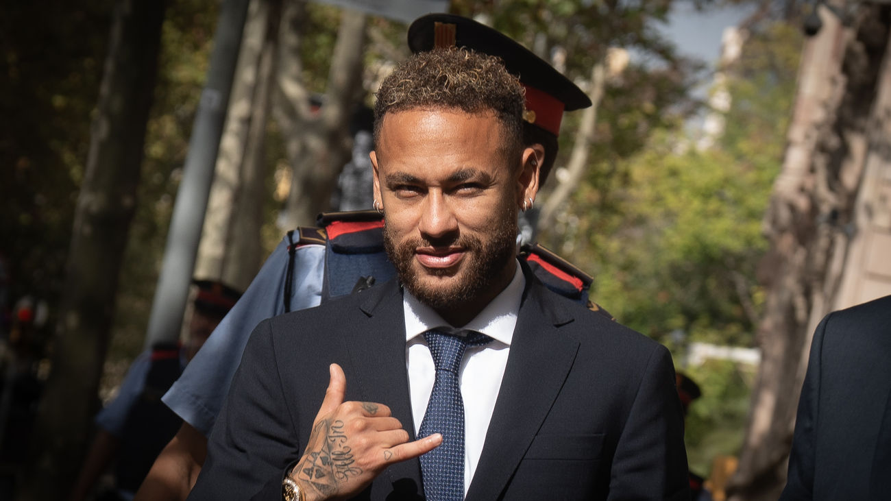 Neymar acudiendo al juicio en Barcelona