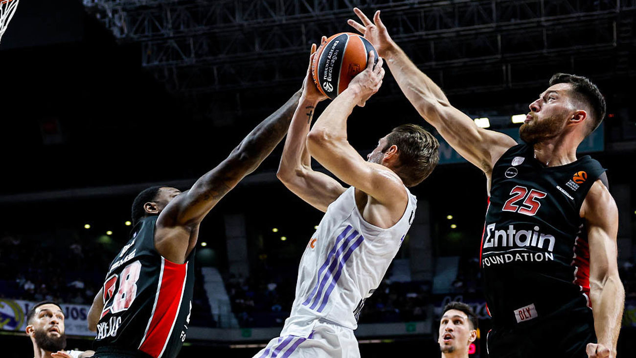 El Real Madrid, aniquilado por Olympiacos por 87-89