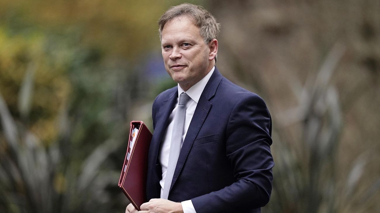Truss nombra ministro de Interior a Grant Shapps, extitular de Transporte