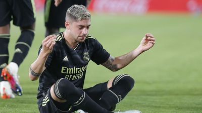 Valverde responde y alarga la carrera de Ancelotti