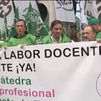 Profesores de toda España protestan ante el Ministerio de Educación para denunciar su situación laboral