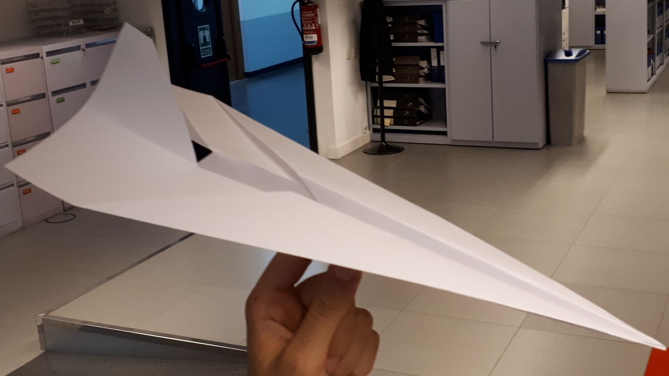 Un avión de papel
