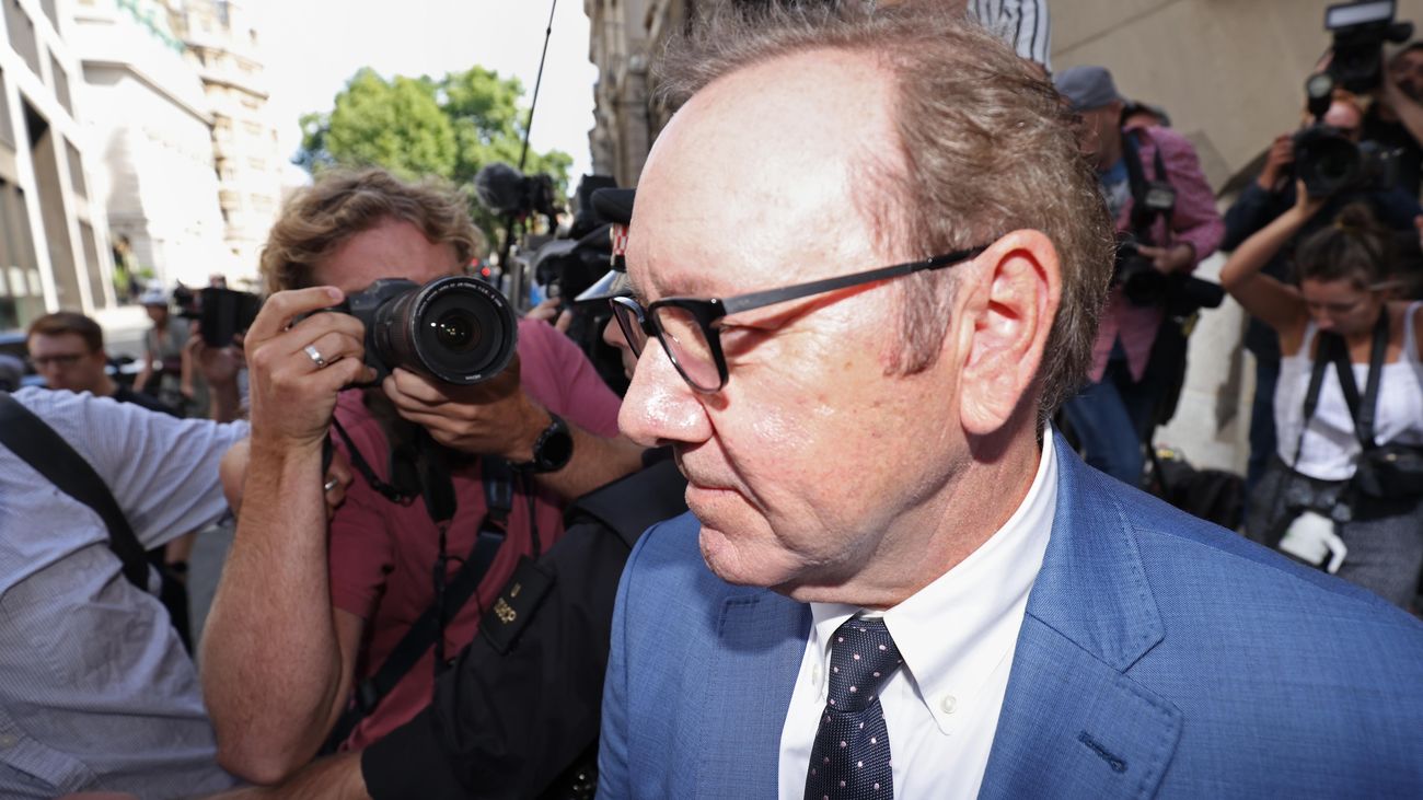 Un jurado declara no culpable a Kevin Spacey de los delitos de abusos y lesiones a un menor en 1986