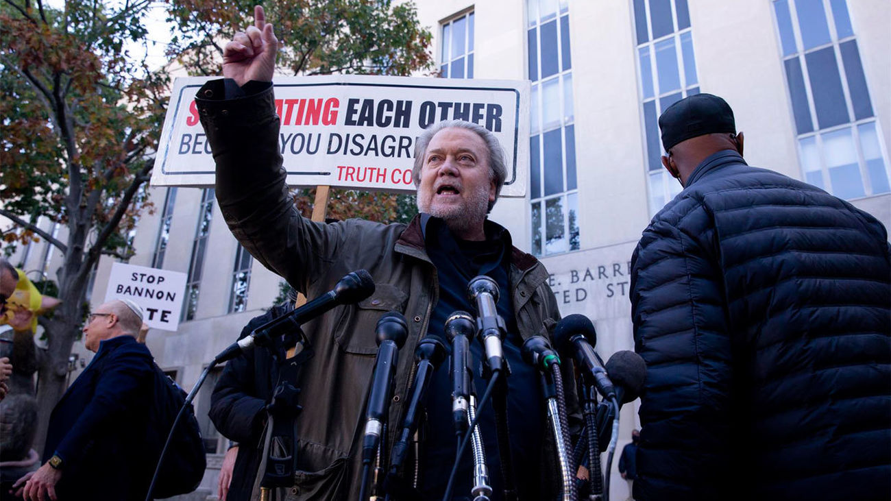 Steve Bannon, exasesor de Trump, condenado a cuatro meses de cárcel