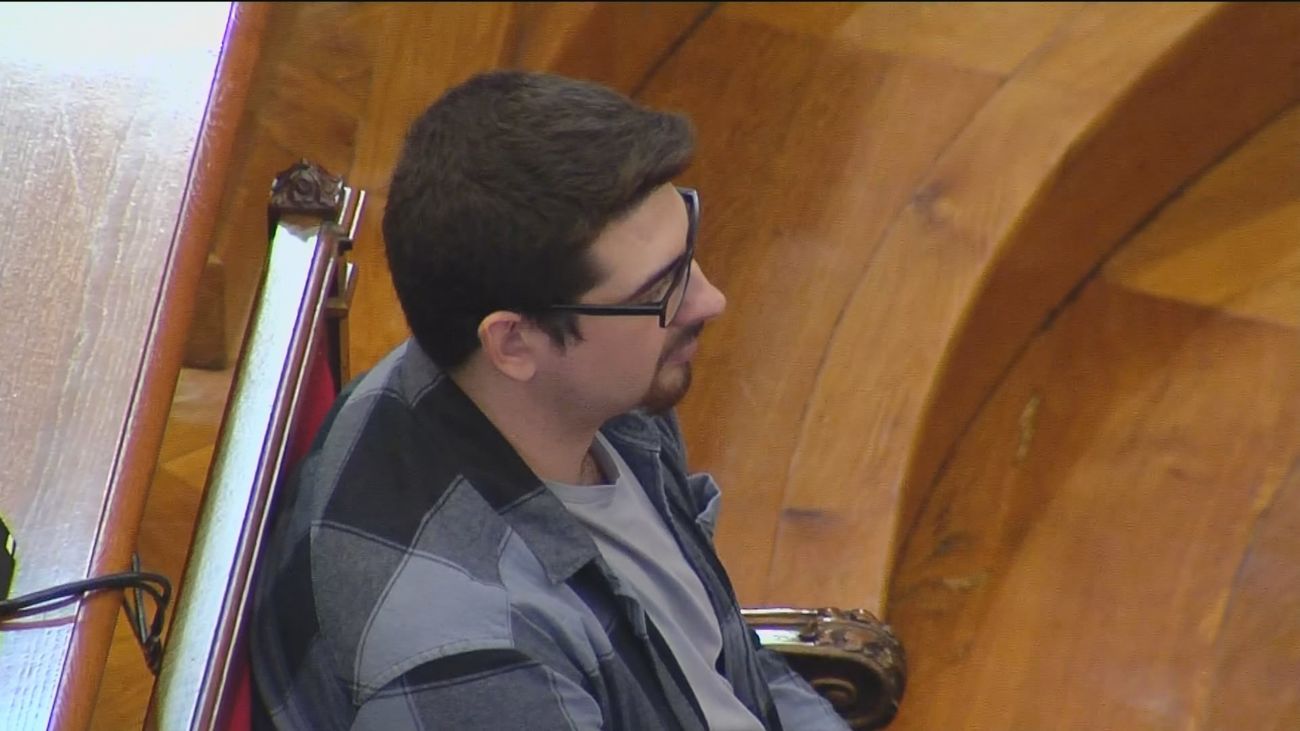 El jurado exculpa por unanimidad a la acusada de inducir el parricidio de Vilanova