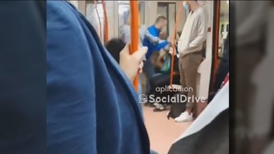 Bronca y pelea en el metro de Madrid por las mascarillas