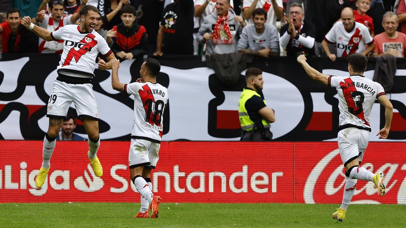 El Rayo Vallecano abusa del Cádiz por 5-1