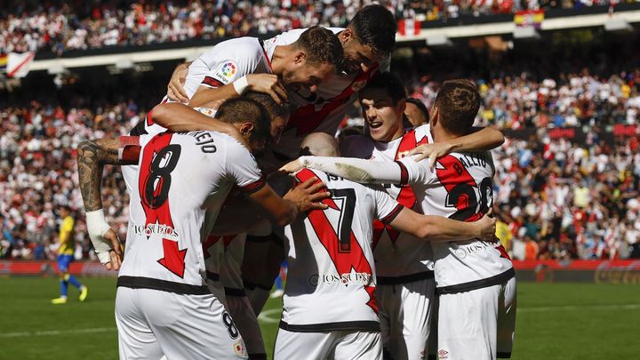 Los jugadores del Rayo celebran su triunfo / EFE