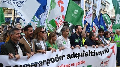 Miles de personas marchan en Madrid para denunciar la pérdida de poder adquisitivo