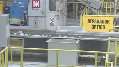 Un viaje por la planta de tratamiento de basuras de Alcalá, una de las más modernas de España