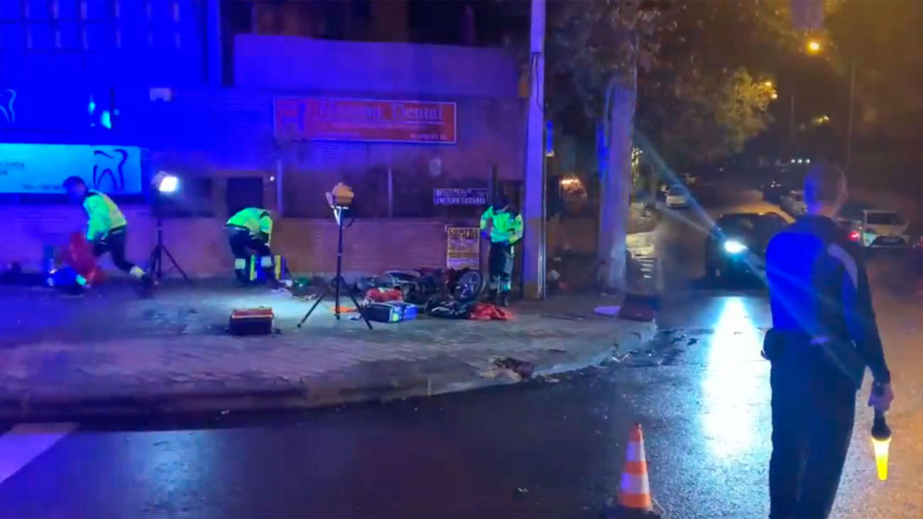 Un joven de 23 herido grave tras colisionar en motocicleta con un autobús en Hortaleza