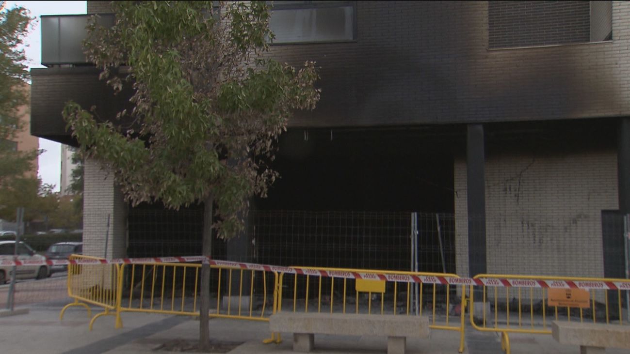 Vecinos de Alcorcón afectados por el incendio de sus casas siguen esperando las ayudas