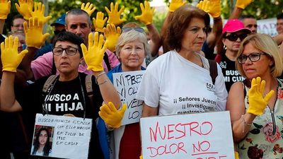 Un centenar de personas pide en Madrid la tramitación urgente de Ley de Bebés Robados