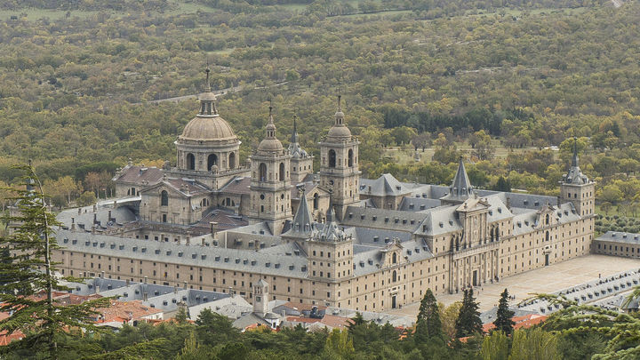Vista del Monasterio de San Lorenzo de El Escorial desde las alturas / WIKIPEDIA