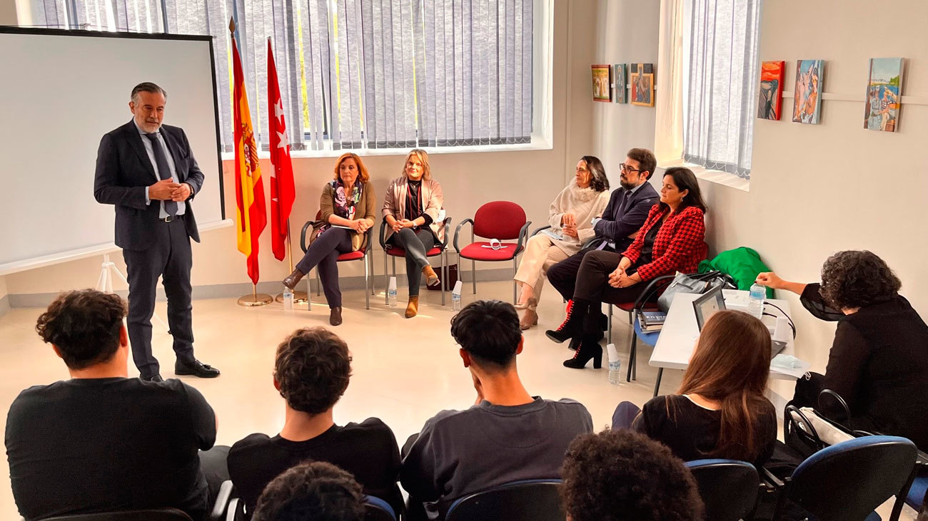 Víctimas del terrorismo imparten una charla en el  centro de menores de El Lavadero