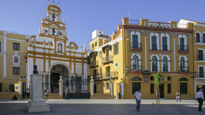 El Gobierno envía una carta a la Macarena para que proceda a la exhumación de Queipo y Bohórquez Vecina