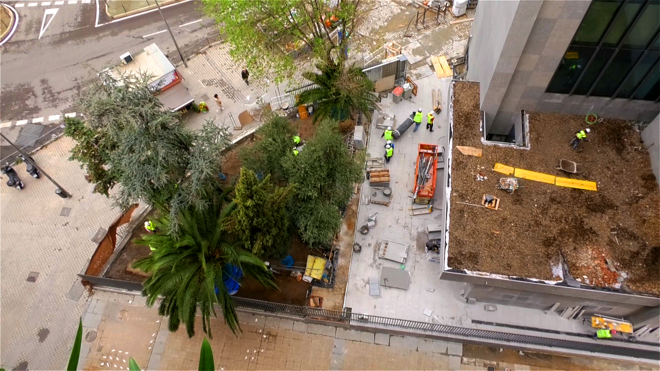 Vecinos de un edificio del barrio de Arapiles se quedan sin acceso a su calle