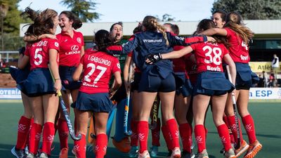 Goleadas del Sanse Complutense y Club de Campo en la liga de hockey femenina