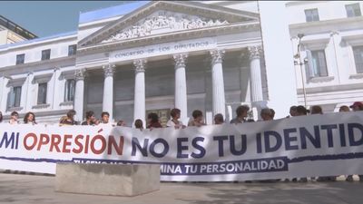 El PSOE pide una semana más para presentar enmiendas a la ley trans