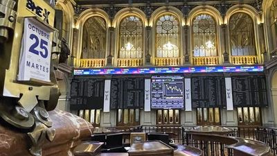 El Ibex 35 baja un 0,12% por la caída de la banca