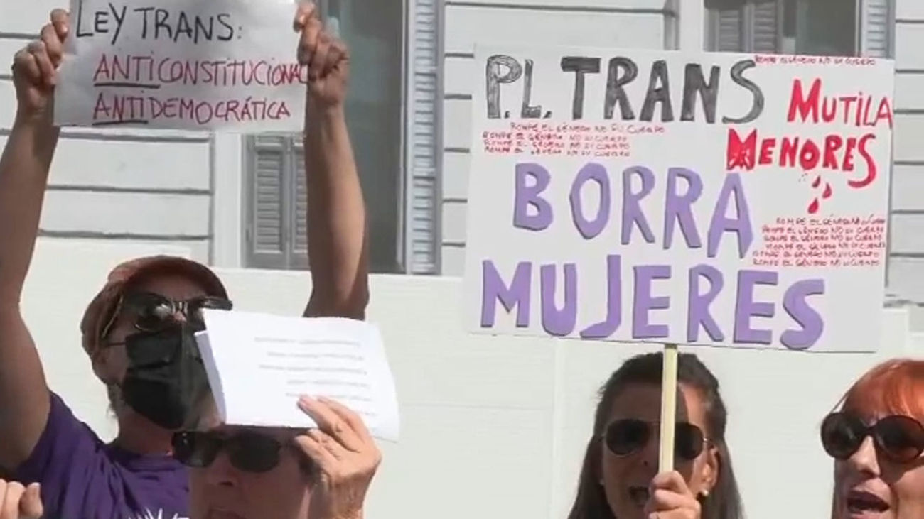 El Gobierno defiende la ley trans y dice que sitúa al país en el avance de derechos