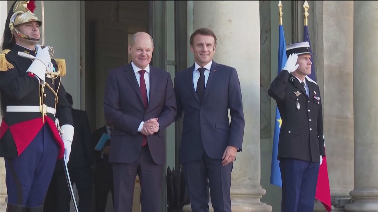 Olaf  Scholz con Enmanuel Macron en El Eliseo