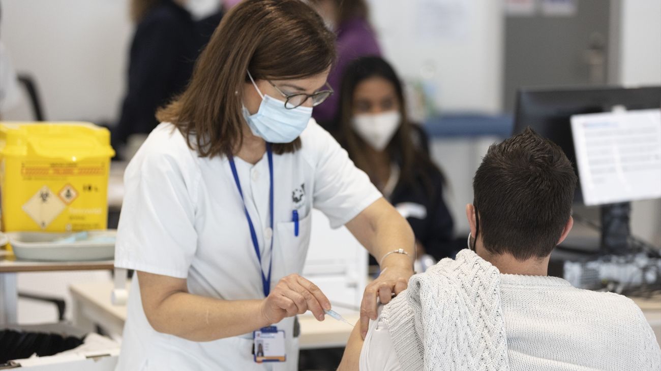 La Comunidad de Madrid aprueba aumentar el salario de 22.000 profesionales sanitarios