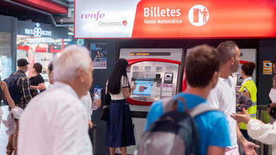 Los mayores de 60 años ya pueden renovar la Tarjeta Dorada en la web de Renfe