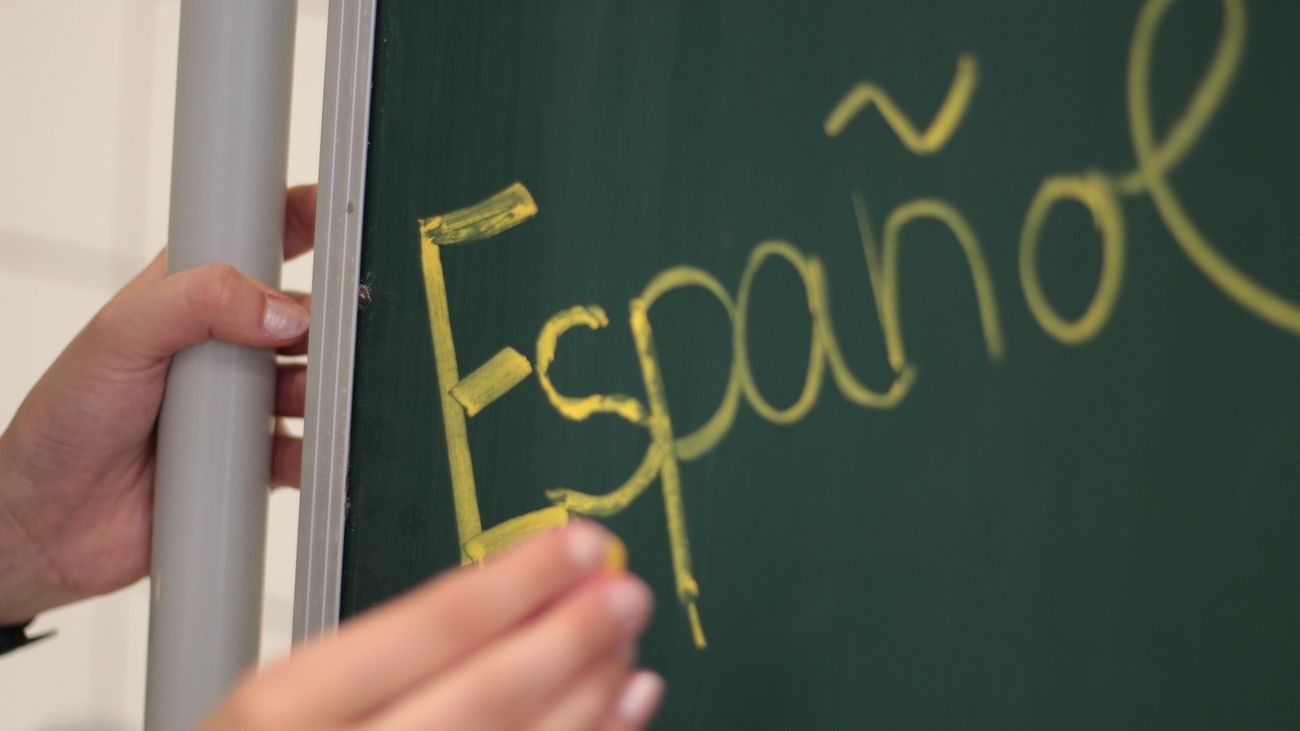 El español sigue creciendo con cerca de 496 millones de hablantes nativos