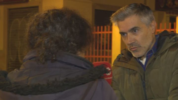 Vecinos de la calle Alhambra en el barrio de Lucero denuncian los incidentes que provoca a diario los clientes de un pub / Telemadrid.es