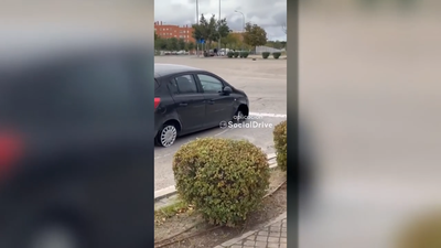 Pillan en la M-40 a una mujer conduciendo en dirección contraria 7 kilómetros y con dos ruedas pinchadas