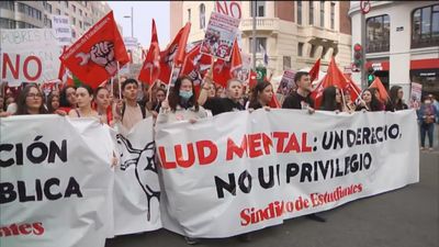 Estudiantes de toda España se manifiestan en defensa de su salud mental: "Un derecho, no un privilegio"